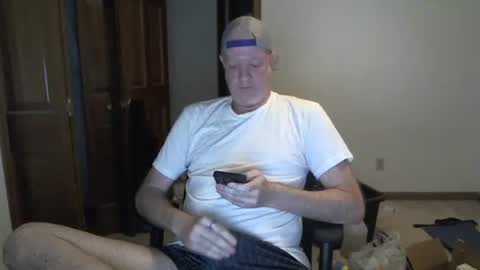 Snapshot of nakedilmale chatting on May 2026 02:39:01 AM Tip 100 for my full real name online show from May 2026 02:39:01 AM