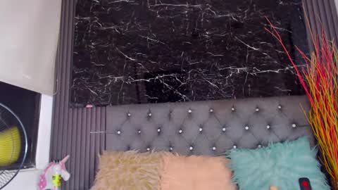 NALAROY online show from February 2025 07:27:02 PM