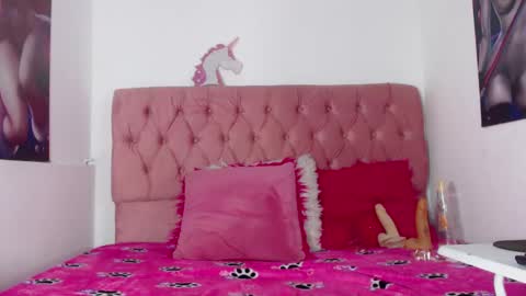 NALAROY online show from October 2025 05:27:02 AM