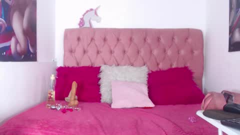 NALAROY online show from October 2025 04:11:01 PM