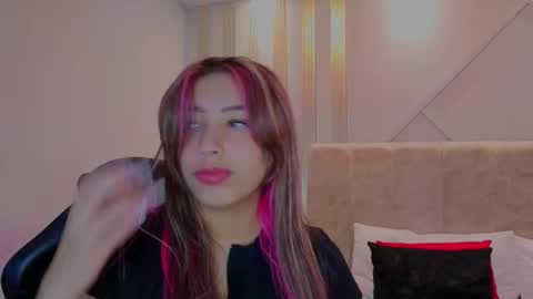 nami_sweet_ online show from October 2025 12:38:02 PM