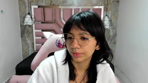 nami_usagi online show from December 2024 10:52:01 AM