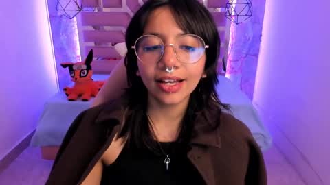 nami_usagi online show from December 2024 04:17:01 PM