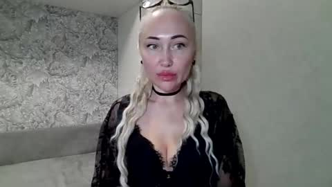 nanagold1 online show from July 2026 01:47:02 PM