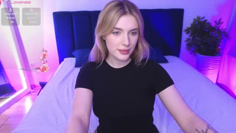 Snapshot of nanami_v02 chatting on March 2025 05:24:02 PM Maeve online show from March 2025 05:24:02 PM