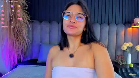 Snapshot of nanda_vixen_ chatting on April 2026 11:29:02 PM Nanda online show from April 2026 11:29:02 PM