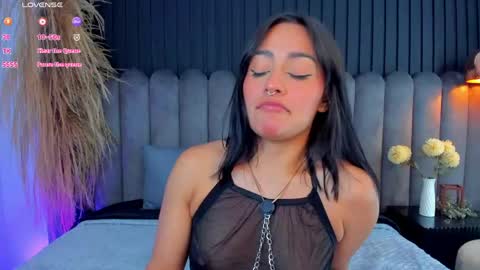 Snapshot of nanda_vixen_ chatting on April 2026 09:23:01 PM Nanda online show from April 2026 09:23:01 PM