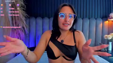 Snapshot of nanda_vixen_ chatting on May 2026 11:33:01 PM Nanda online show from May 2026 11:33:01 PM