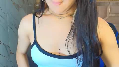 Snapshot of nanncy_r_ chatting on September 2025 01:04:01 PM Nancy online show from September 2025 01:04:01 PM