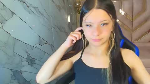 Snapshot of nanncy_r_ chatting on October 2025 12:48:02 PM Nancy online show from October 2025 12:48:02 PM