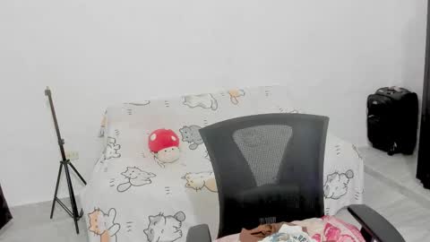 Snapshot of naoko_uwu chatting on January 2026 02:05:02 AM Naoko online show from January 2026 02:05:02 AM