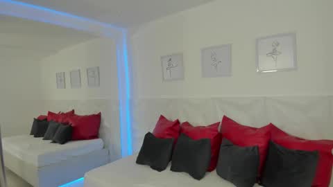 Naomi Amoretti online show from February 2026 04:49:02 PM