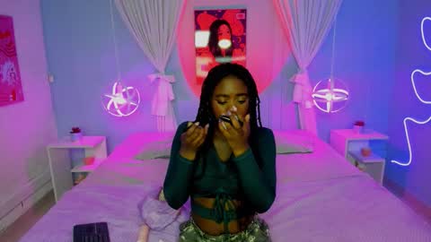 Naomi online show from February 2026 07:35:01 PM