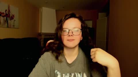 Snapshot of naomi_di chatting on June 2026 07:40:01 PM naomi_di online show from June 2026 07:40:01 PM