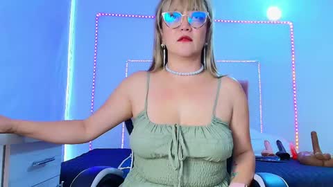 Snapshot of naomi_diamond_ chatting on May 2026 11:28:01 AM Naomi online show from May 2026 11:28:01 AM