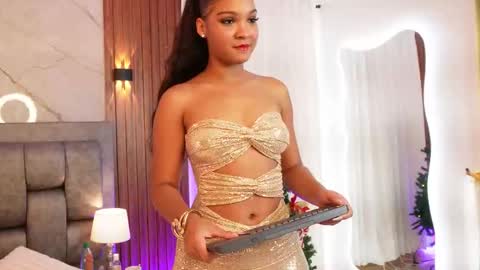 Naomi online show from December 2025 08:14:02 PM