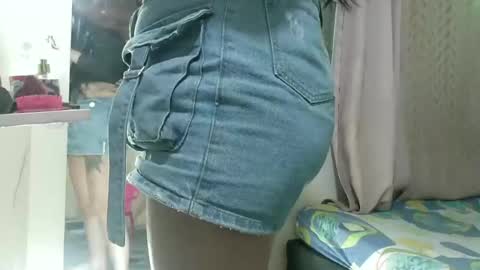 Mia online show from January 2025 03:11:01 AM