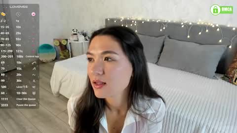 Naomi online show from September 2025 02:42:02 PM