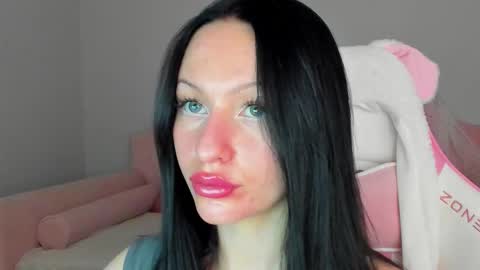 Snapshot of naomiblakes chatting on November 2025 05:28:02 AM Naomi online show from November 2025 05:28:02 AM