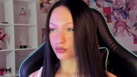 Snapshot of naomiblakes chatting on November 2025 05:18:02 AM Naomi online show from November 2025 05:18:02 AM