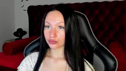 Snapshot of naomiblakes chatting on November 2025 05:30:02 AM Naomi online show from November 2025 05:30:02 AM