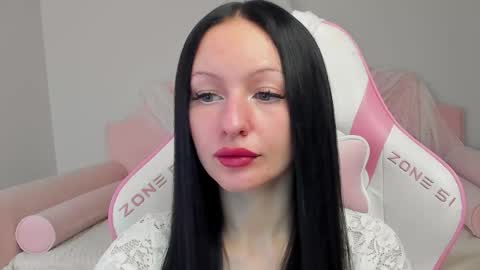 Snapshot of naomiblakes chatting on November 2025 05:06:02 AM Naomi online show from November 2025 05:06:02 AM