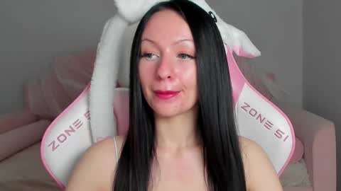 Snapshot of naomiblakes chatting on November 2025 05:32:02 AM Naomi online show from November 2025 05:32:02 AM