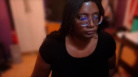 Naomi online show from October 2025 01:01:02 AM