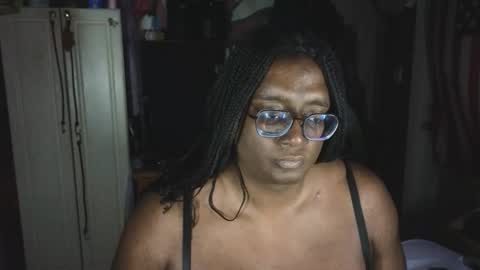 Naomi online show from November 2025 10:09:02 PM