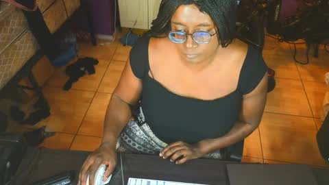Snapshot of naomifux chatting on April 2026 08:50:01 PM Naomi online show from April 2026 08:50:01 PM