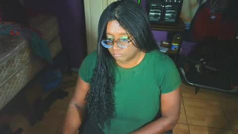 Snapshot of naomifux chatting on April 2026 06:28:01 AM Naomi online show from April 2026 06:28:01 AM