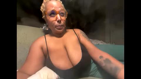 Naomigiirl6 online show from January 2025 10:23:02 AM