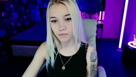 naomihita online show from November 2025 11:10:01 AM