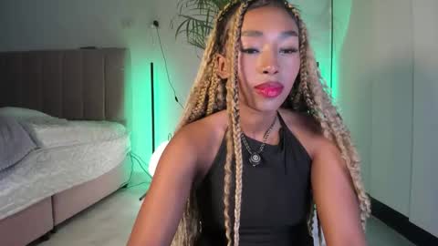 Naomii online show from September 2025 12:43:02 AM