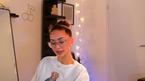 Snapshot of naomii_20 chatting on November 2025 03:12:01 PM naomii_20 online show from November 2025 03:12:01 PM
