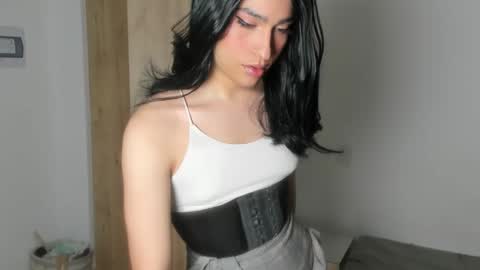 Snapshot of naomimoore chatting on February 2026 10:10:02 PM Naomi Moore online show from February 2026 10:10:02 PM