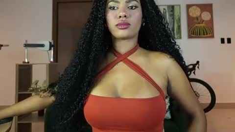 Snapshot of naomixjones1 chatting on June 2026 01:43:01 AM Naomi online show from June 2026 01:43:01 AM
