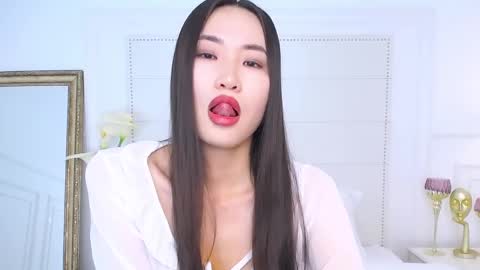 Snapshot of naomiyuu chatting on December 2024 02:14:02 AM Naomi online show from December 2024 02:14:02 AM