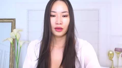Snapshot of naomiyuu chatting on January 2025 02:43:01 AM Naomi online show from January 2025 02:43:01 AM