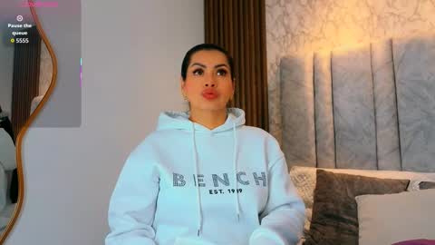 Naomy Smith online show from March 2026 10:54:02 AM