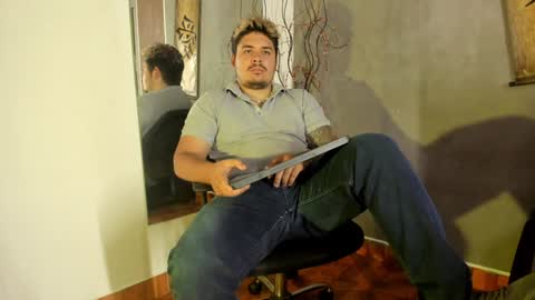 Snapshot of narciso_kh chatting on January 2025 01:51:02 PM deibyd online show from January 2025 01:51:02 PM