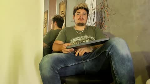 Snapshot of narciso_kh chatting on January 2025 02:14:01 PM deibyd online show from January 2025 02:14:01 PM