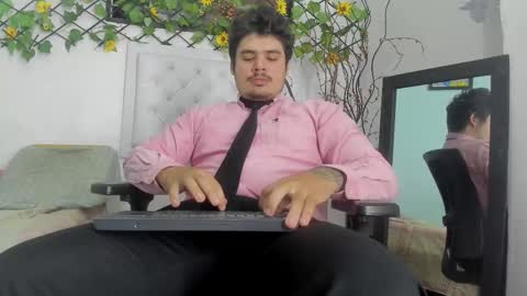 Snapshot of narciso_kh chatting on October 2025 02:31:02 AM deibyd online show from October 2025 02:31:02 AM