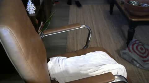 Snapshot of nareth338 chatting on December 2024 05:48:01 AM nareth338 online show from December 2024 05:48:01 AM