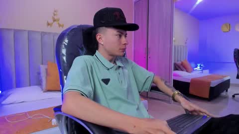 Nascary Fox online show from January 2026 07:15:02 PM