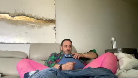 nassobout online show from December 2024 01:25:01 PM