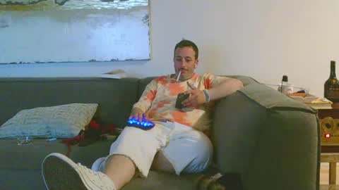 Snapshot of nassobout chatting on June 2026 08:18:02 AM nassobout online show from June 2026 08:18:02 AM