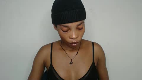 bella online show from November 2025 08:31:01 PM