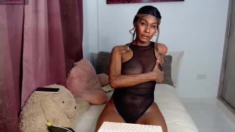 Snapshot of nastybrunette_ chatting on February 2025 12:09:01 AM Julieth online show from February 2025 12:09:01 AM