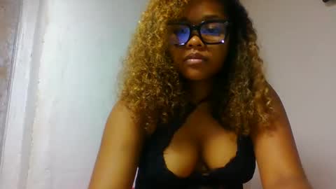 natachazz online show from March 2026 06:35:02 PM